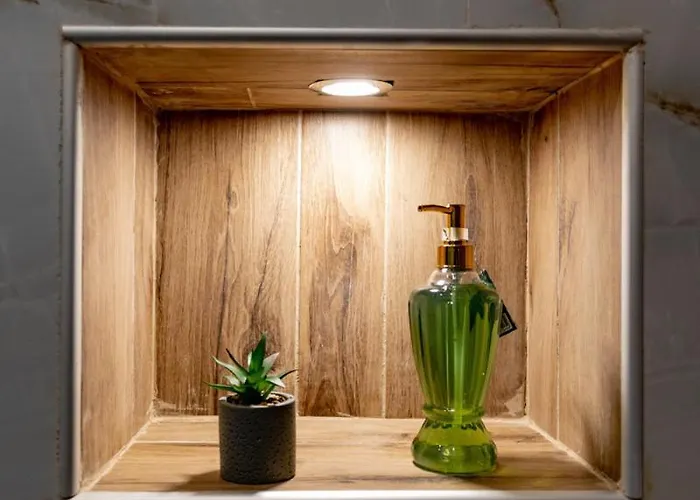 Nyaraló Ango Center