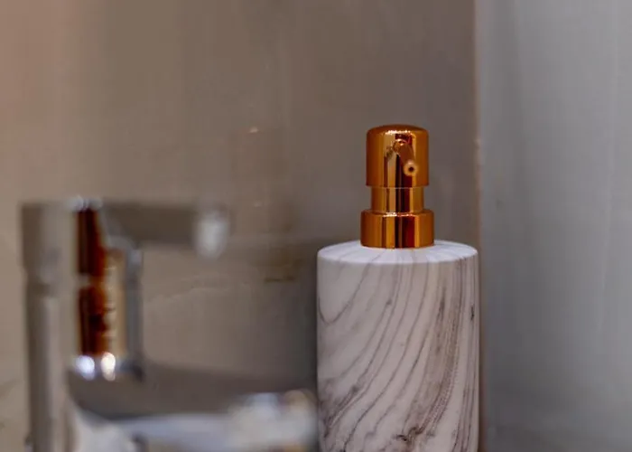 Ango Center * Sztavrósz